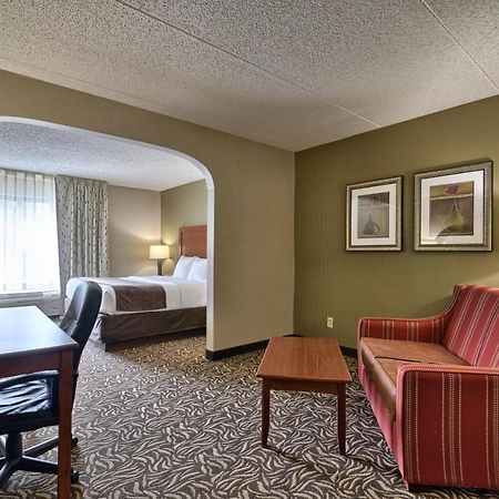 Clarion Inn & Suites - University Area Cortland Dış mekan fotoğraf