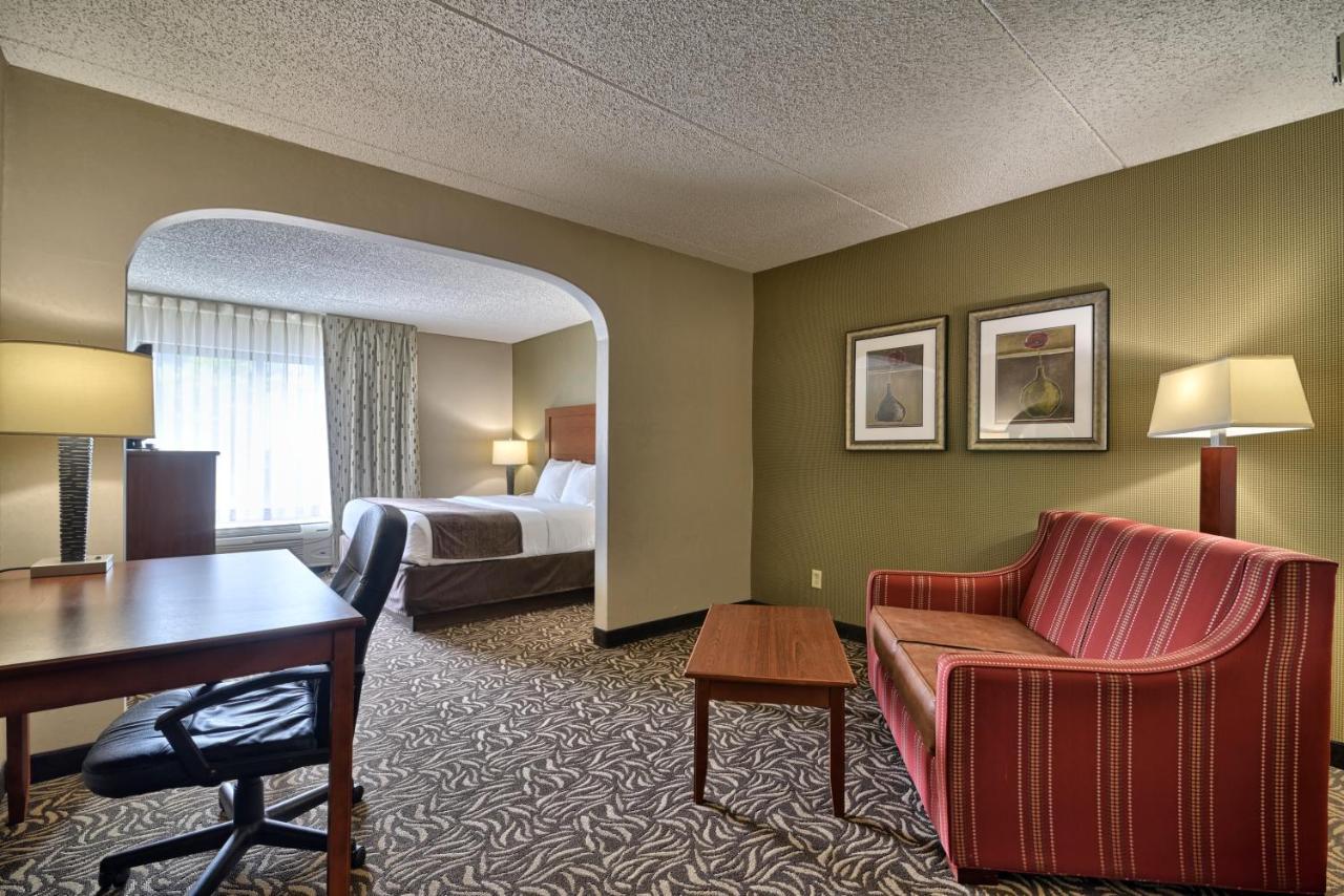 Clarion Inn & Suites - University Area Cortland Dış mekan fotoğraf