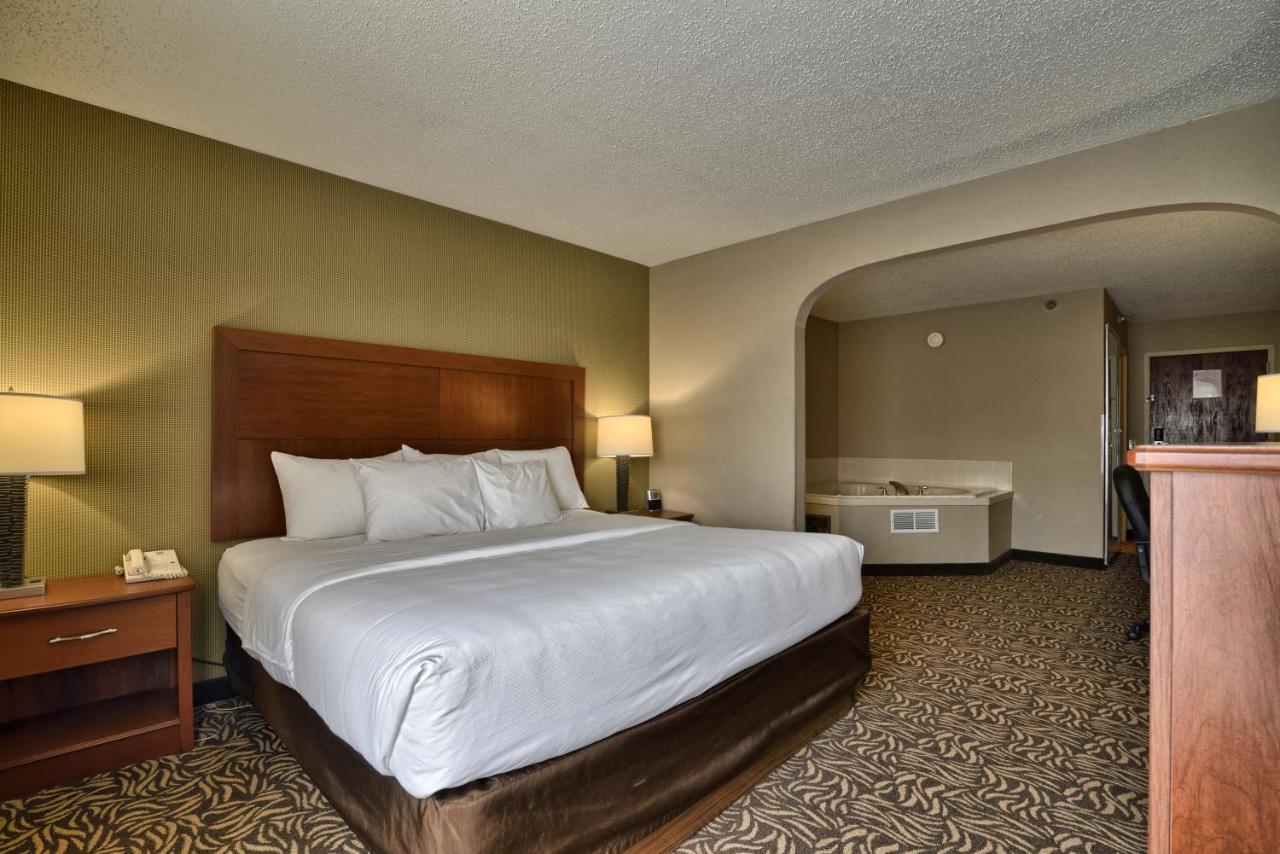 Clarion Inn & Suites - University Area Cortland Dış mekan fotoğraf