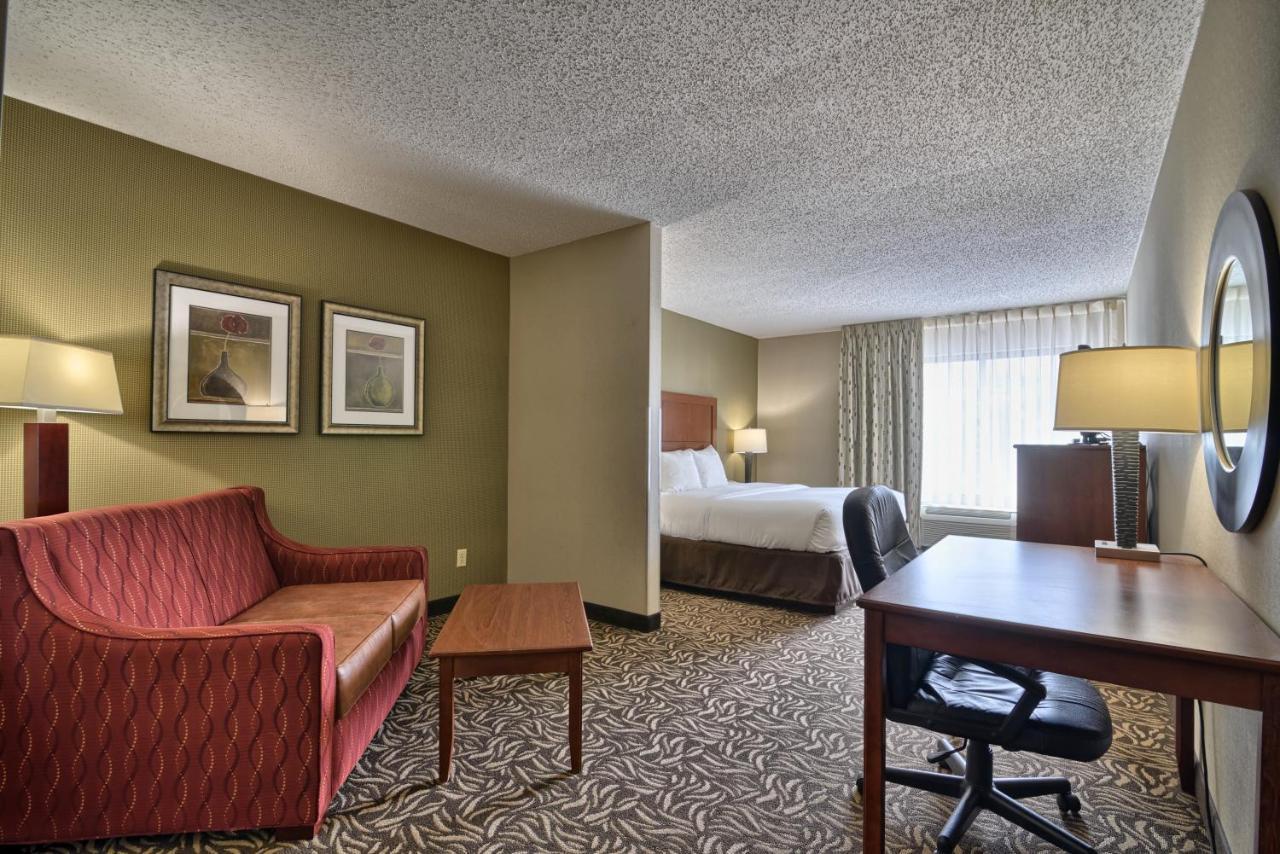 Clarion Inn & Suites - University Area Cortland Dış mekan fotoğraf