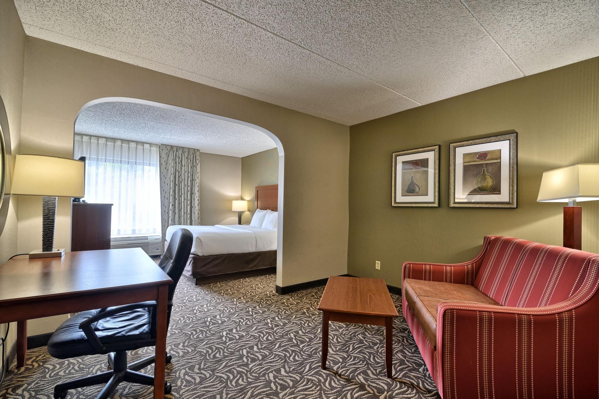 Clarion Inn & Suites - University Area Cortland Dış mekan fotoğraf