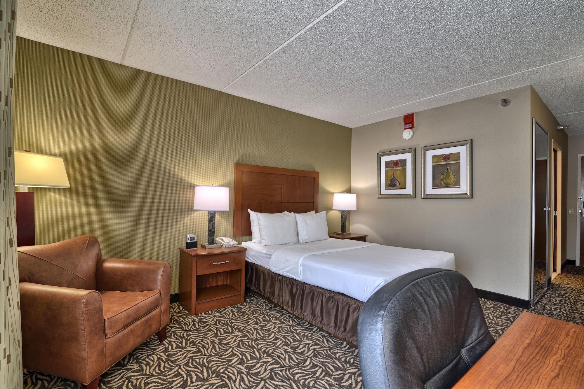 Clarion Inn & Suites - University Area Cortland Dış mekan fotoğraf