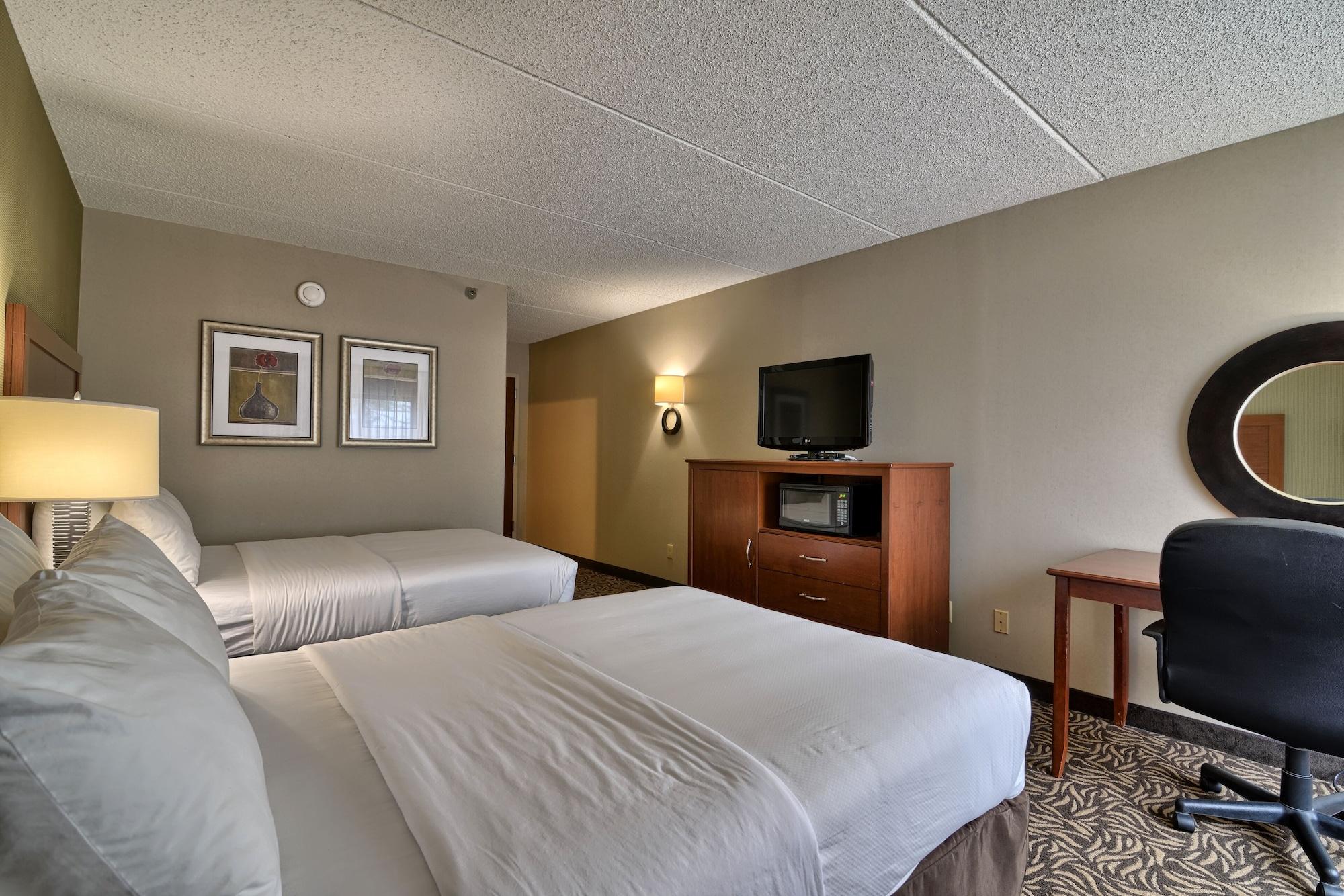 Clarion Inn & Suites - University Area Cortland Dış mekan fotoğraf