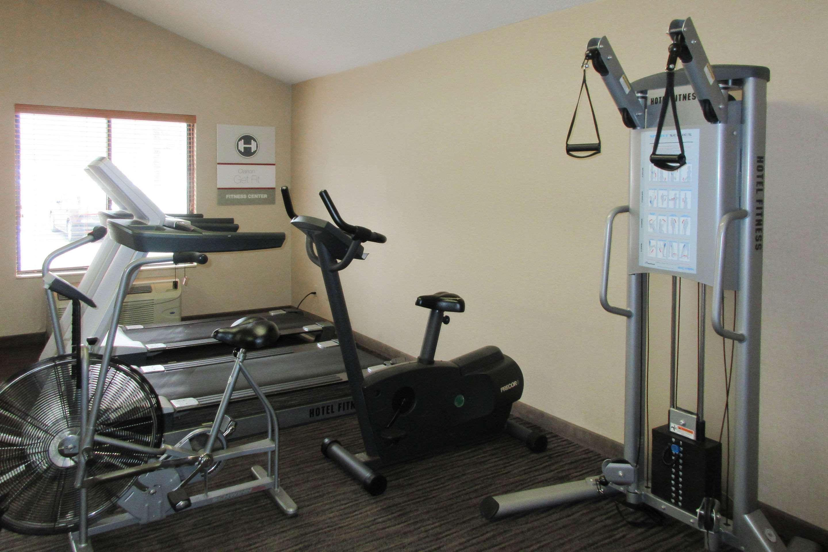 Clarion Inn & Suites - University Area Cortland Dış mekan fotoğraf