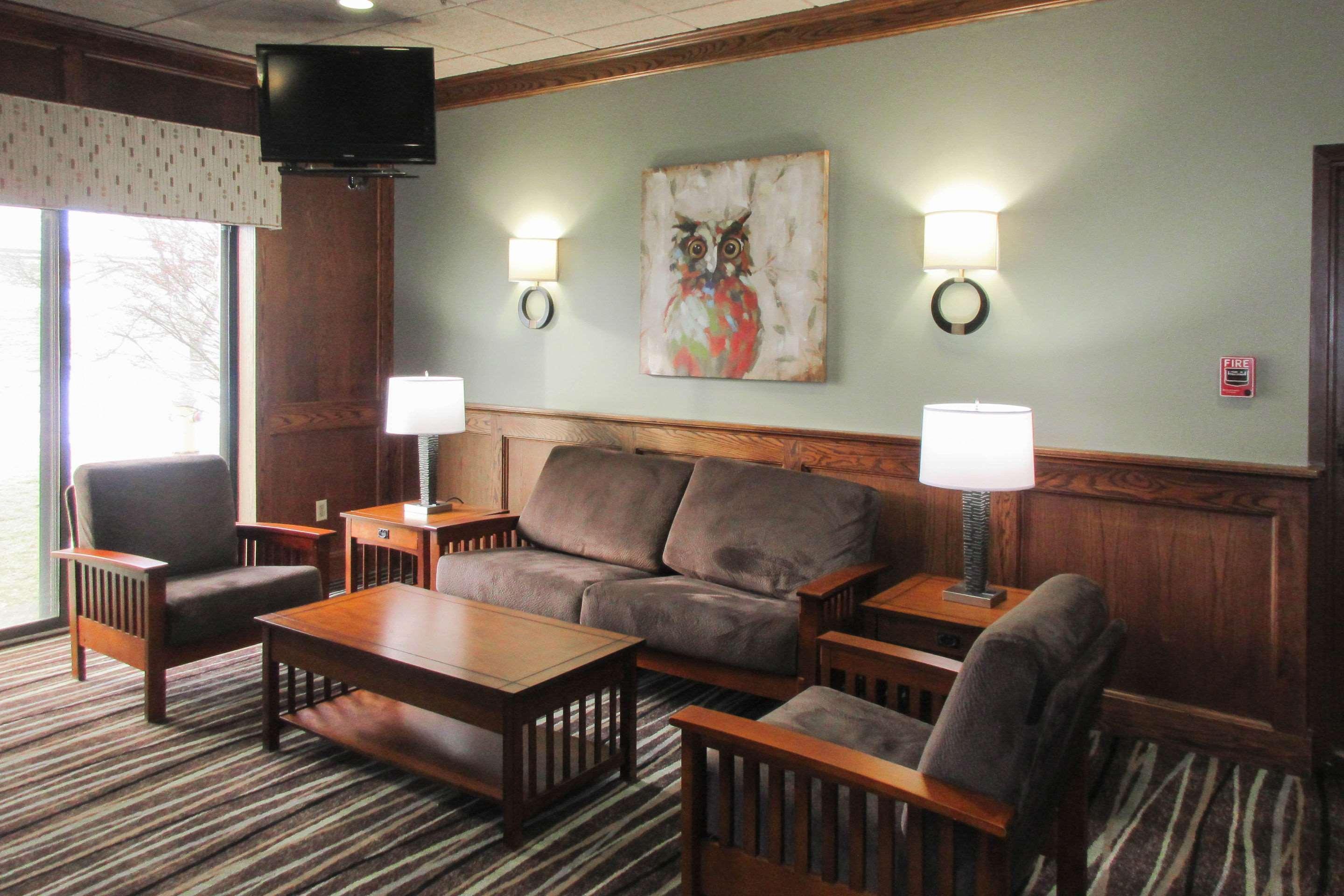 Clarion Inn & Suites - University Area Cortland Dış mekan fotoğraf