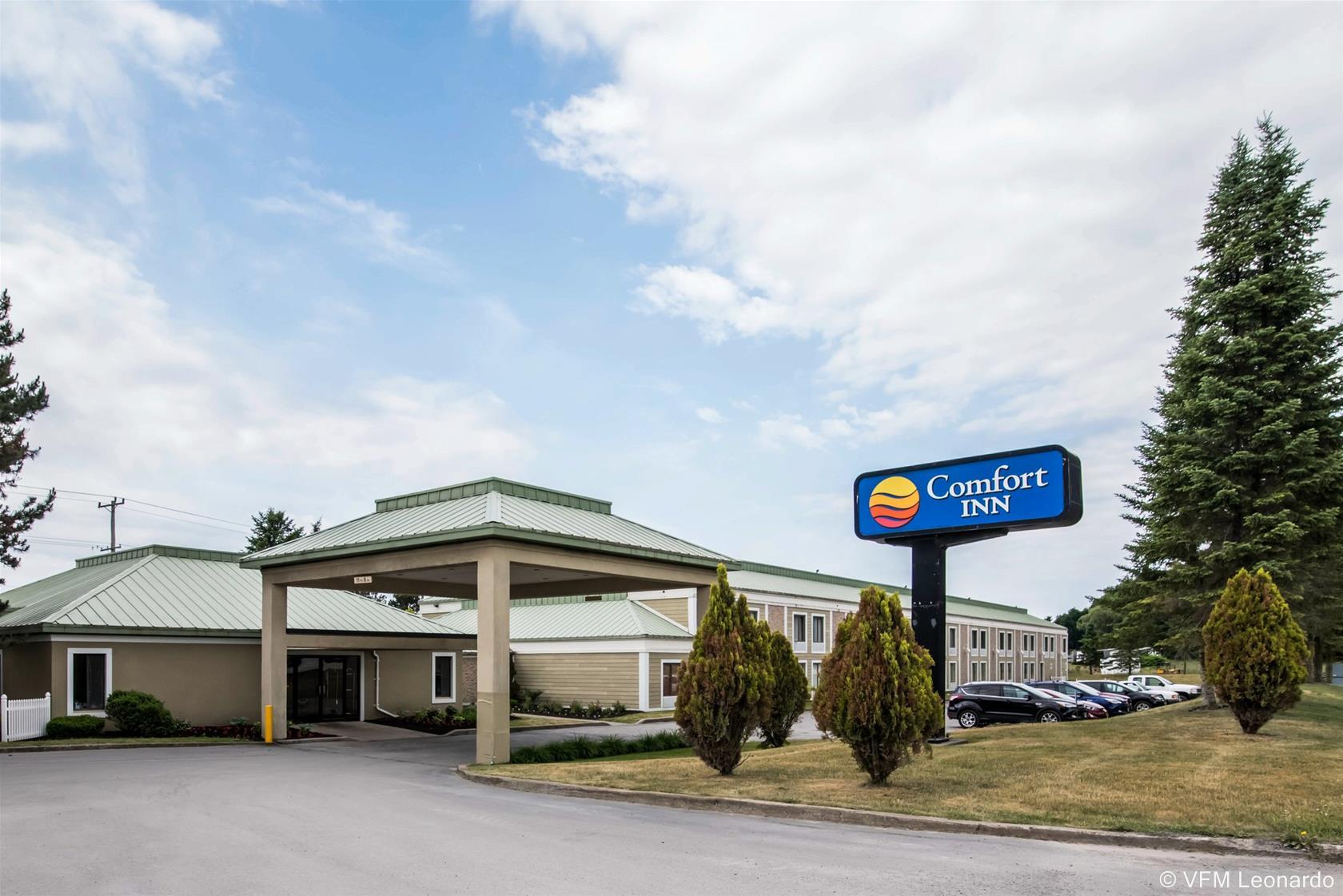 Clarion Inn & Suites - University Area Cortland Dış mekan fotoğraf