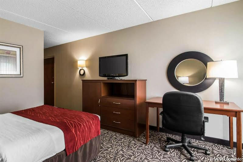 Clarion Inn & Suites - University Area Cortland Dış mekan fotoğraf
