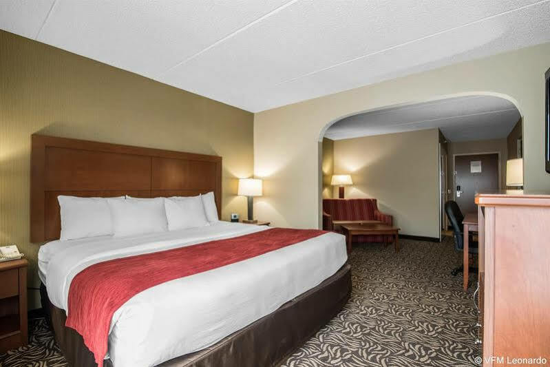 Clarion Inn & Suites - University Area Cortland Dış mekan fotoğraf